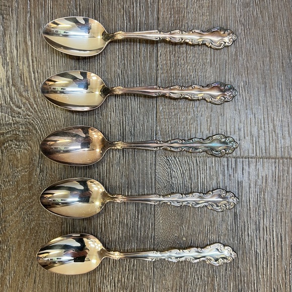 5 vintage Oneida Community Modern Baroque teaspoons - Picture 1 of 4